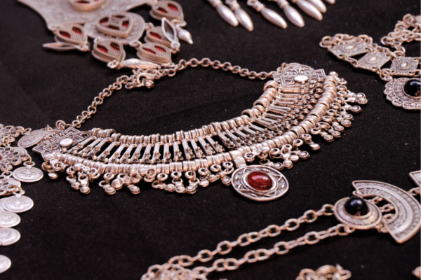 How to Clean Oxidised Jewellery: Easy Home Tips to Bring Back the Shine 13